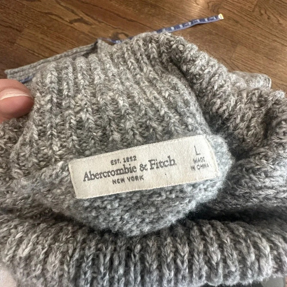 Abercrombie & Fitch Large Turtleneck Sweater Gray and White Marled Large M0467 - Picture 8 of 8